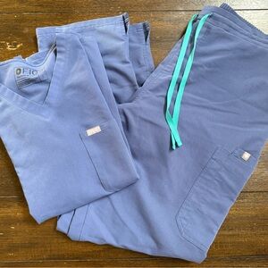 FIGS women’s Blue Scrub set